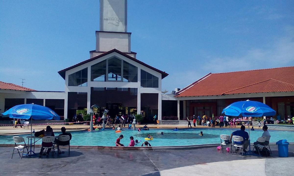 Pirate Island Resort & Theme Park Melaka Exterior photo